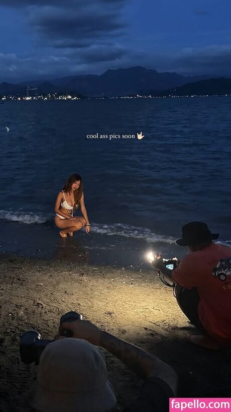 stiwaberi ヌードのポルノスター 写真