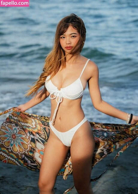 stiwaberi ポルノスター 美しい 写真