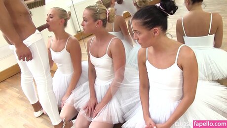 Cayla Lyons ポルノスター セクシー 写真