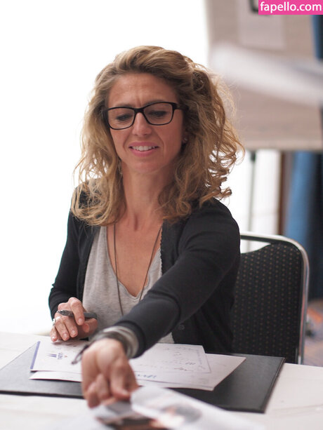 Claudia Black ヌードモデル 画像