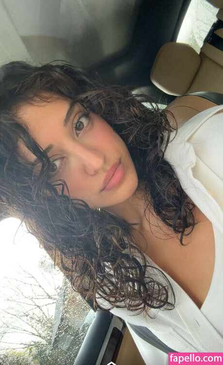 ブルネットのPOV オンリーファンズ ポルノ 画像