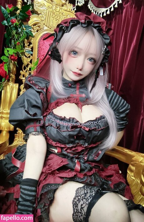 黒檀の熟女オンリーファンズ 無料 画像