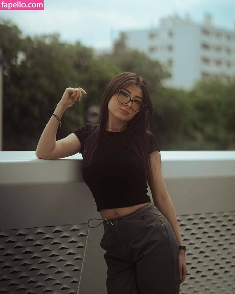 helydiaa セックスポルノスター 画像