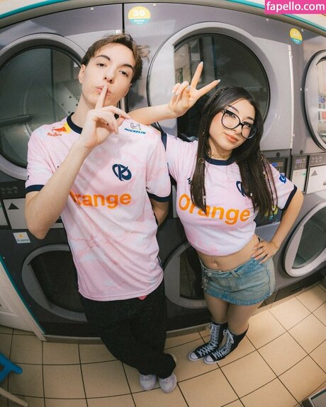 helydiaa 高品質のポルノスター 画像