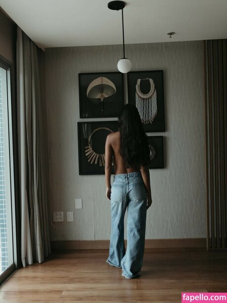 Mell Muzzillo 写真集