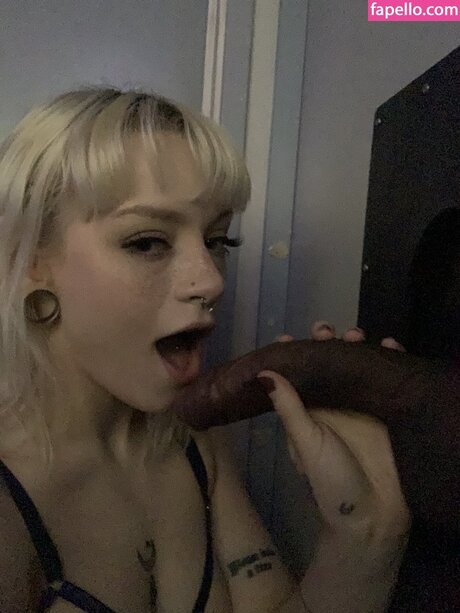 Naomi Nash トップポルノスター アーカイブ