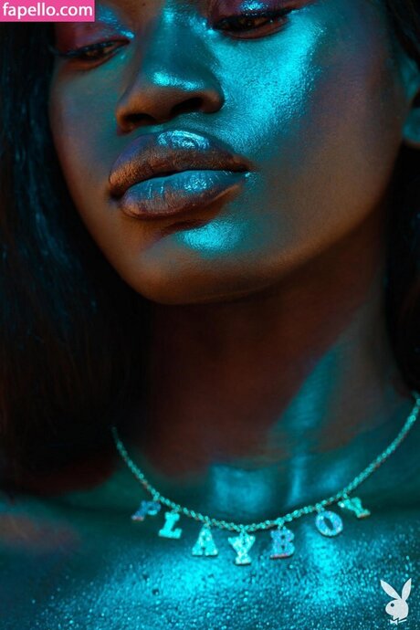 Naomi Nash アートモデル 写真