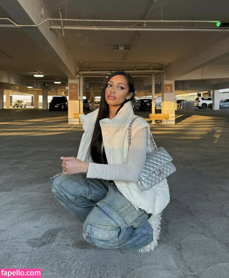 フィリピン人オンリーファンズ ヌード 写真