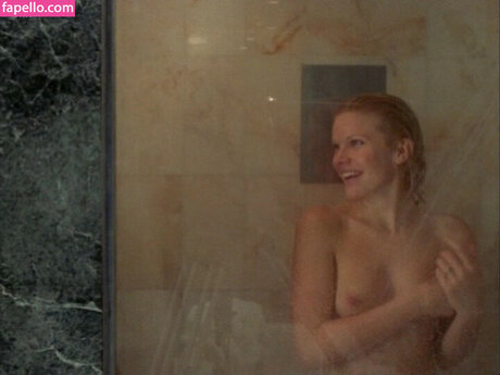 Karen Cliche ポルノモデル 画像