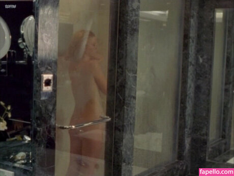 小さなおっぱいオンリーファンズ 無料セックス 写真