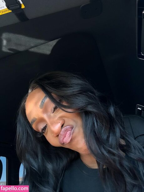 肉厚熟女オンリーファンズ パーフェクト 画像