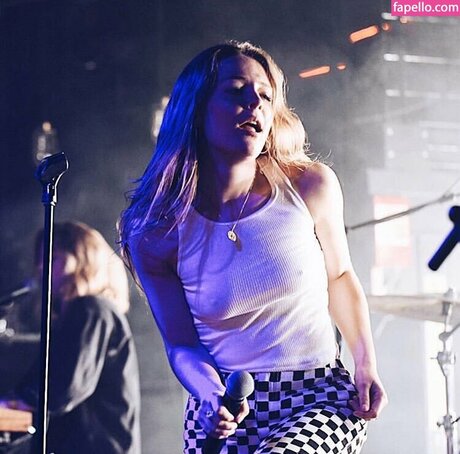 Maggie Rogers 素敵なモデル ギャラリー