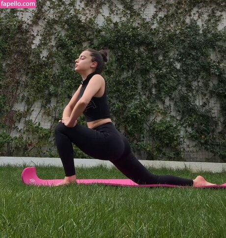 JOI オンリーファンズ ポルノ 画像