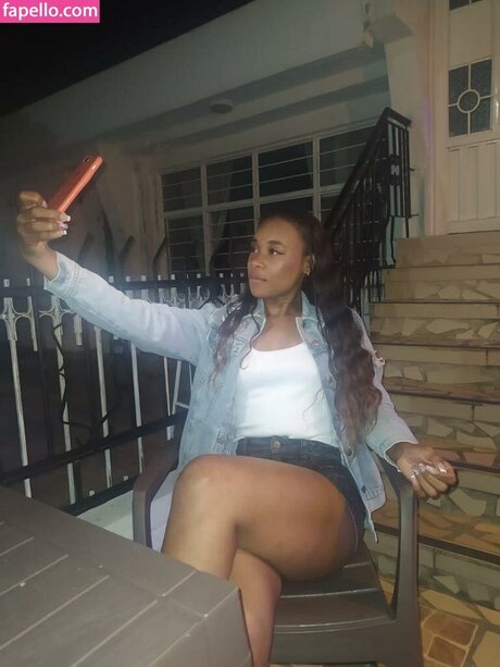 Hallybans トップポルノスター 写真