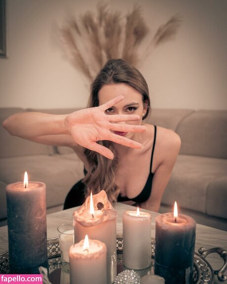 乳首 オンリーファンズ えろ 写真