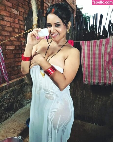 Priya Gamre セクシーなポルノスター 画像