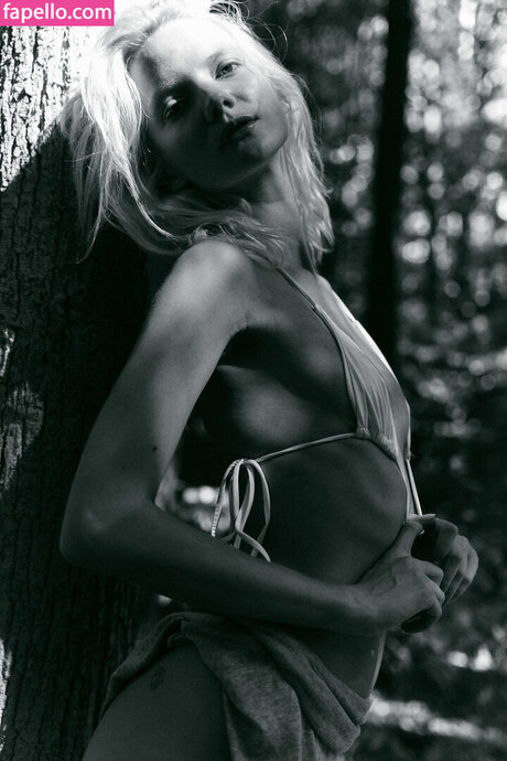 曲線美のランジェリーオンリーファンズ ホット裸 ギャラリー