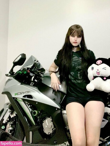 nameluaa xxxポルノスター 写真