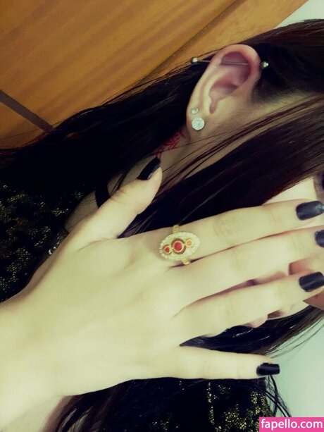 nameluaa セクシーモデル 画像