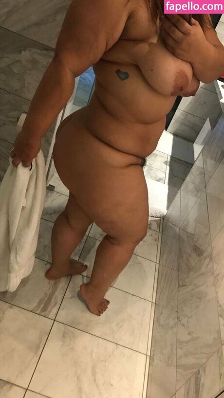 ぽっちゃりラテン系オンリーファンズ エロ 画像