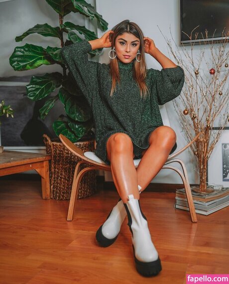 Pautips エロティックなモデル ギャラリー