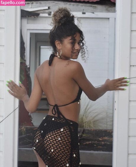 wahyne ポルノ女優 写真