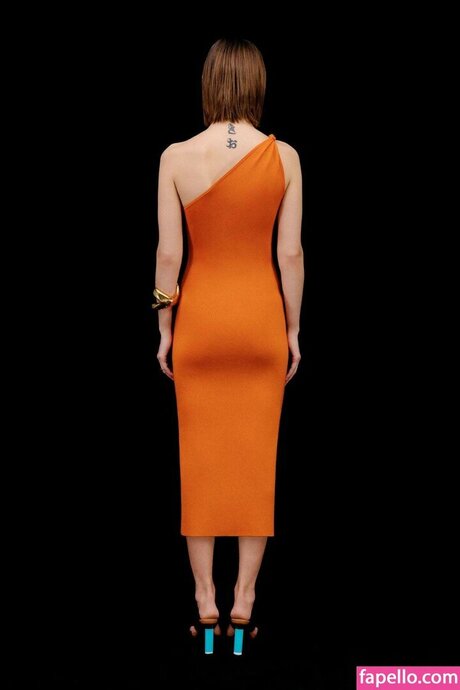 Lera Abova スター 裸 画像