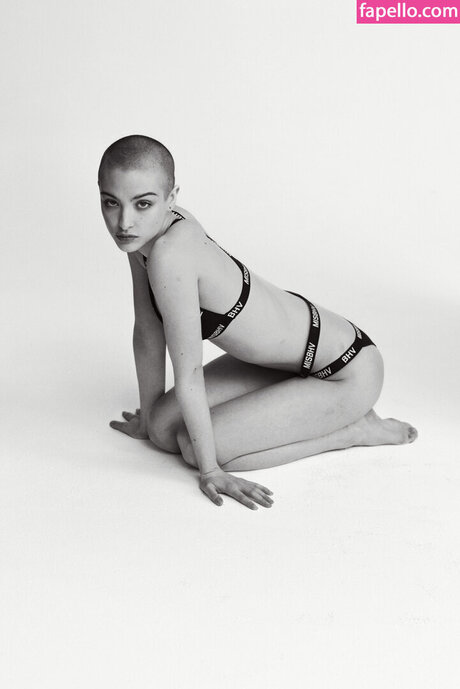 2人のオンリーファンズ セクシー 画像