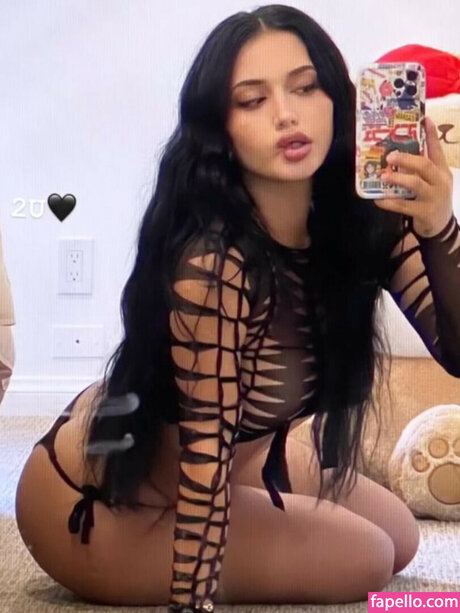 Leah Kateb セクシーなポルノスター ギャラリー