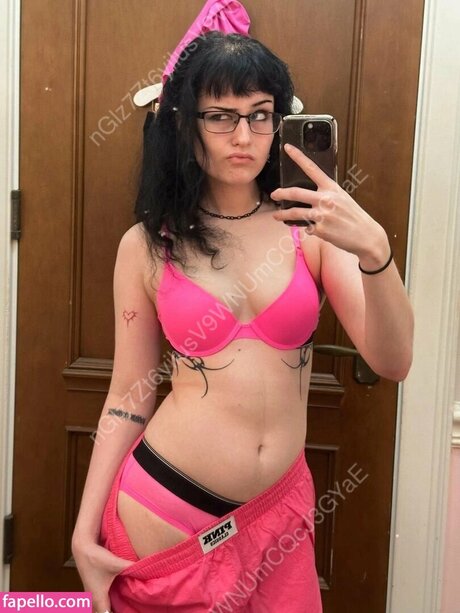 saucysphinx ポルノスター アート 写真