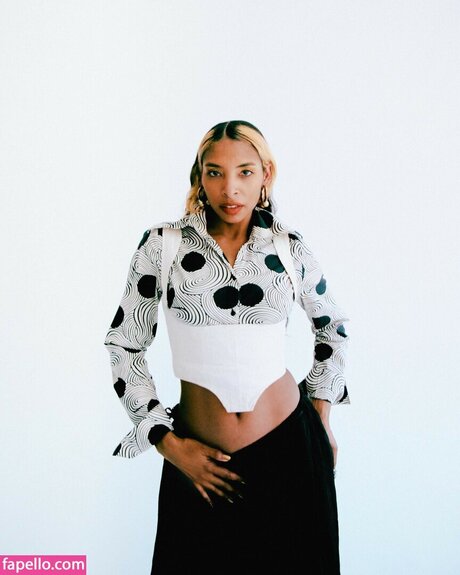 太ったお母さんオンリーファンズ ホットセクシー 画像