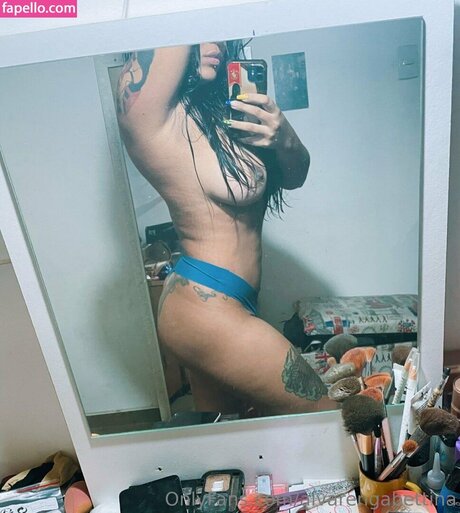 Bettina Alvarenga 裸の女優 写真