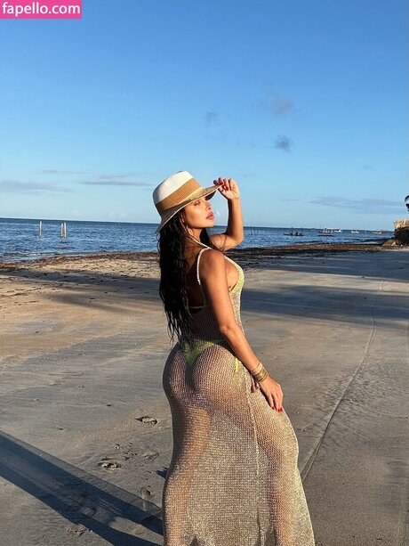 黒檀の指入れオンリーファンズ セクシーヌード 写真