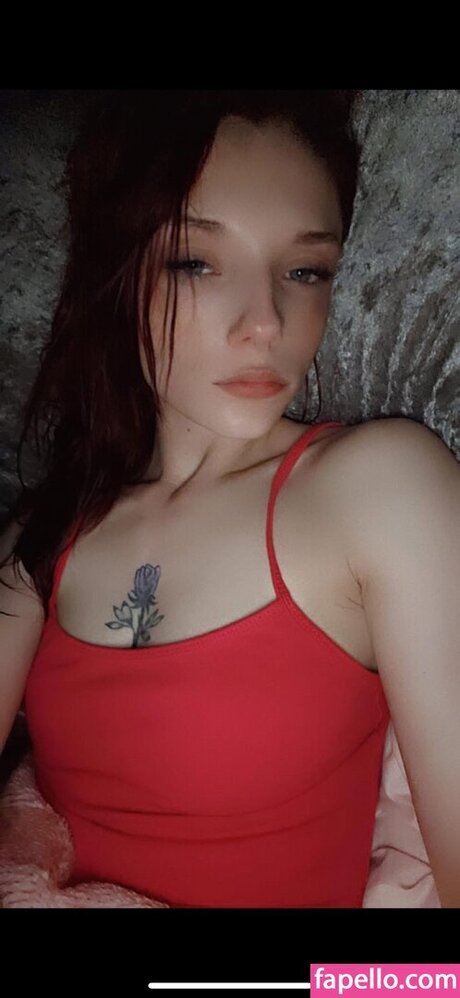 Kelly Lyn ポルノスター 美しい 写真