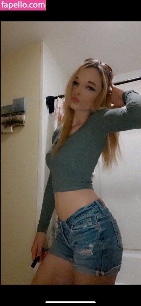 Kelly Lyn ポルノスター 裸 ギャラリー