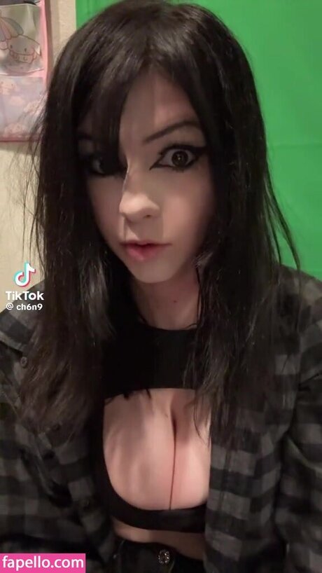 pvnks 高品質モデル 画像