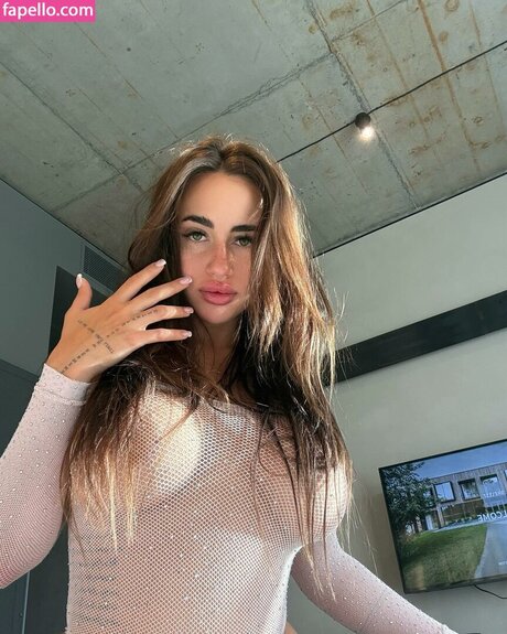 todorovaelizabeth ヌードモデル 写真