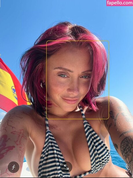 Tuli Acosta ホットなモデル 写真