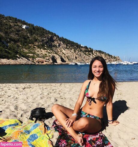 Micaela Caballero アート女優 写真