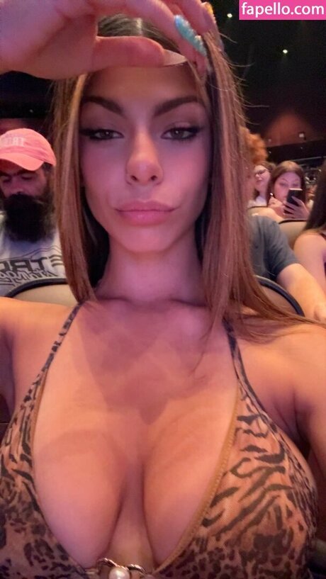 Julia Carrano ホット女優 画像