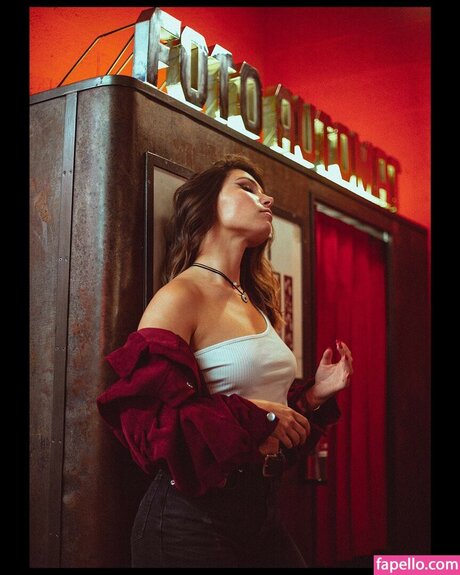 指マン 潮吹き オンリーファンズ セクシーヌード 画像