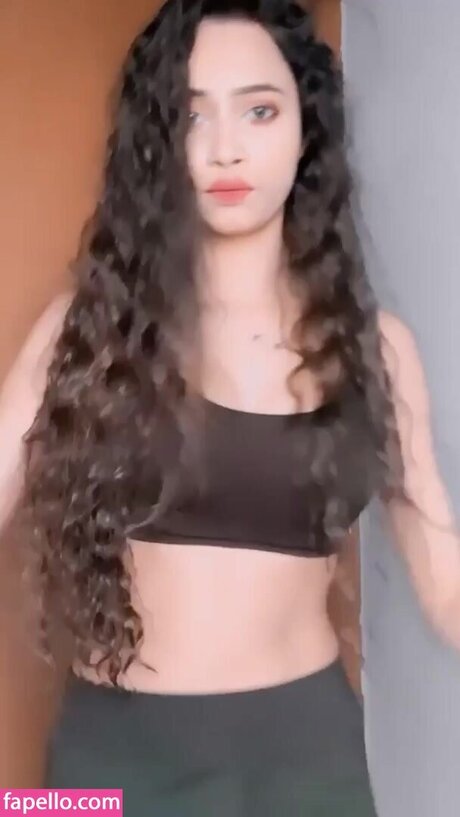 カーリーエボニーオンリーファンズ 限定 画像