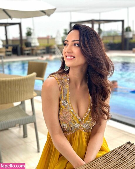 Sandeepa Dhar HDスター 画像
