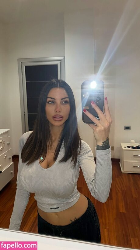 Oriana Tubiolo セックス女優 写真