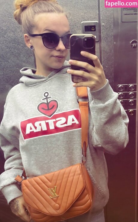 _a x n x トップポルノスター 写真