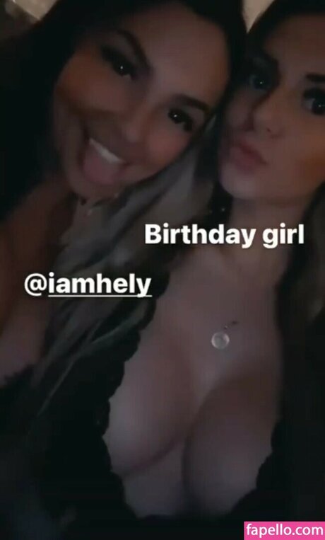 Helene Boudreau Iamhely セックスモデル 画像