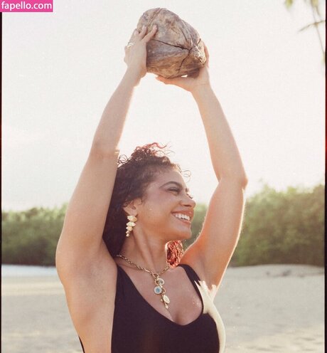 ベビーシッターオンリーファンズ 美しいポルノ 写真