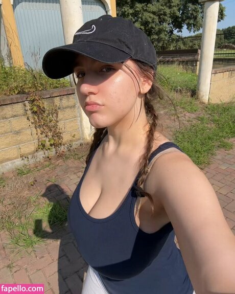 ダウンオンリーファン ホット裸 写真