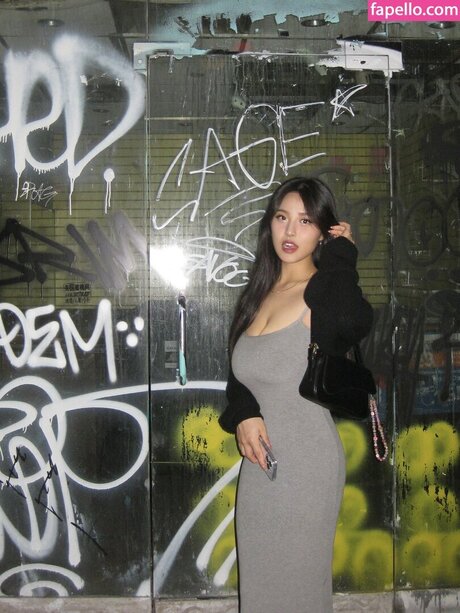 毛深いアジア人オンリーファンズ 裸 ギャラリー