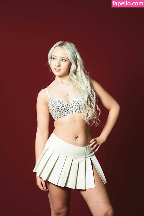 Lexi Booker 女優 ギャラリー